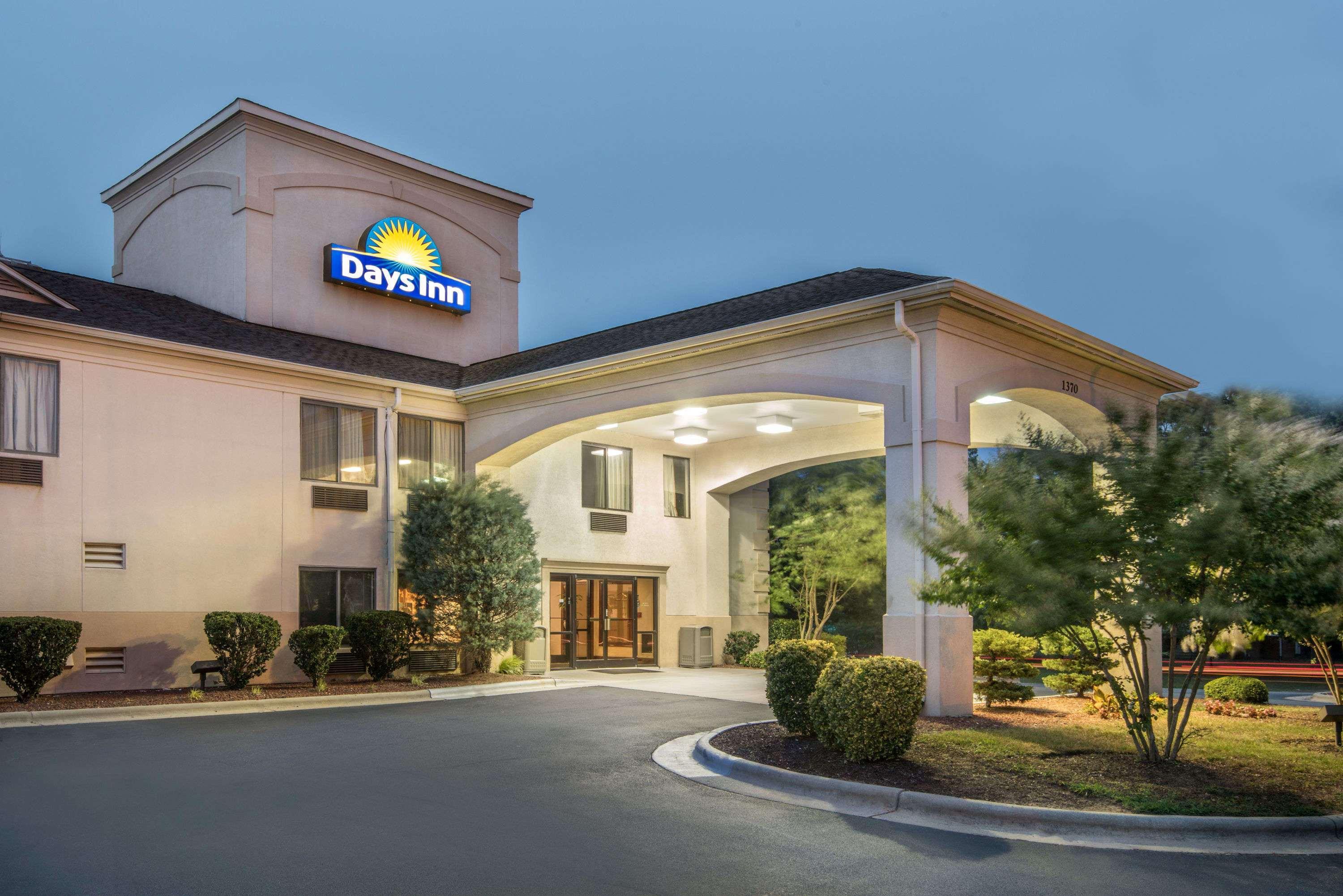 Days Inn by Wyndham Burlington East Haw River Exterior foto
